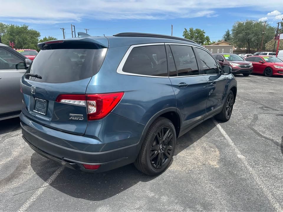 2021 Honda Pilot Special Edition thumbnail 3